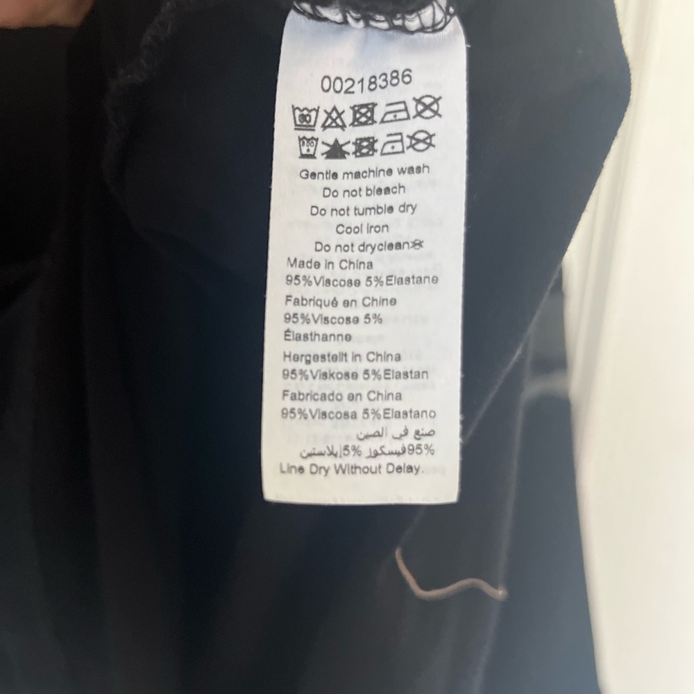 Avenue 26/28 black 3/4 sleeve with camouflage print. - Picture 5 of 5